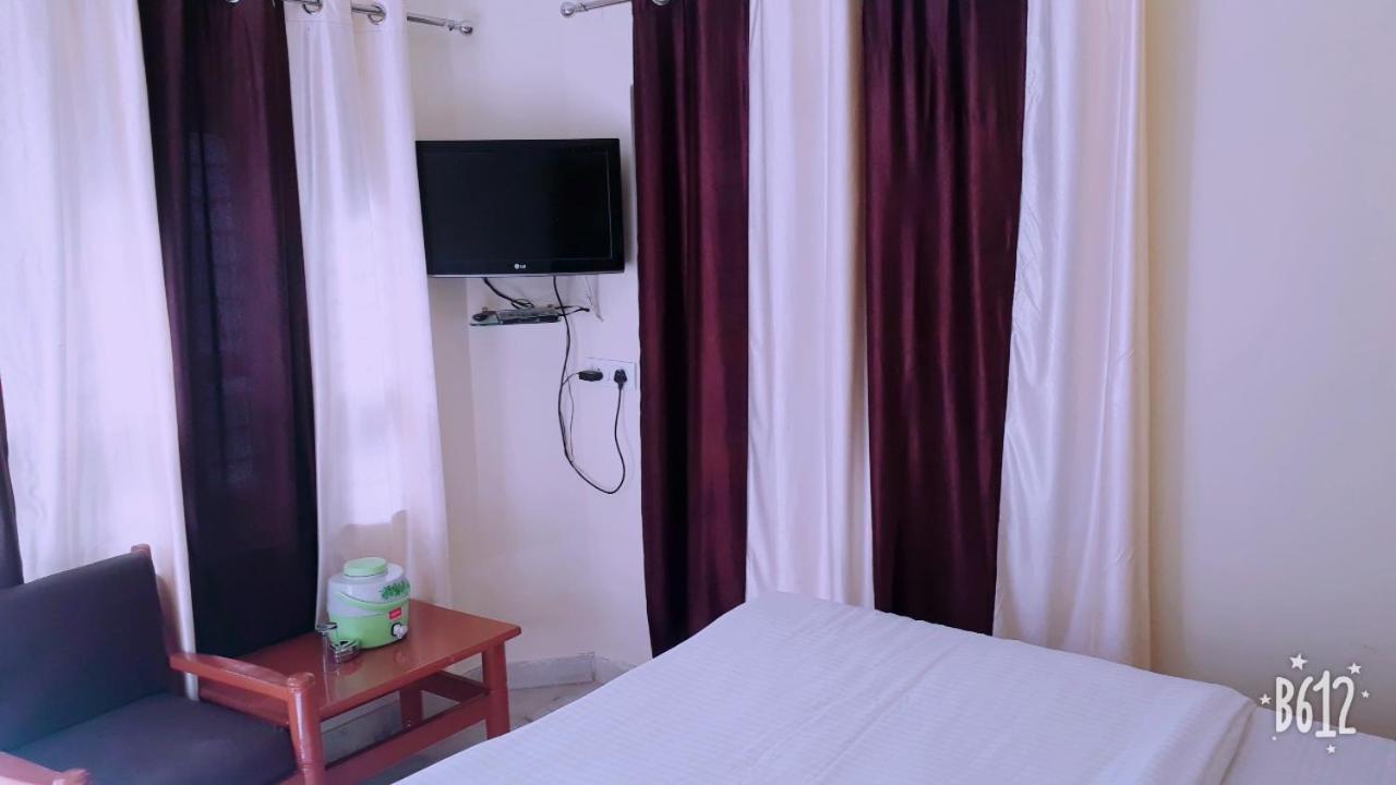 Paradise Hotel For Couples Mount Abu Exterior photo