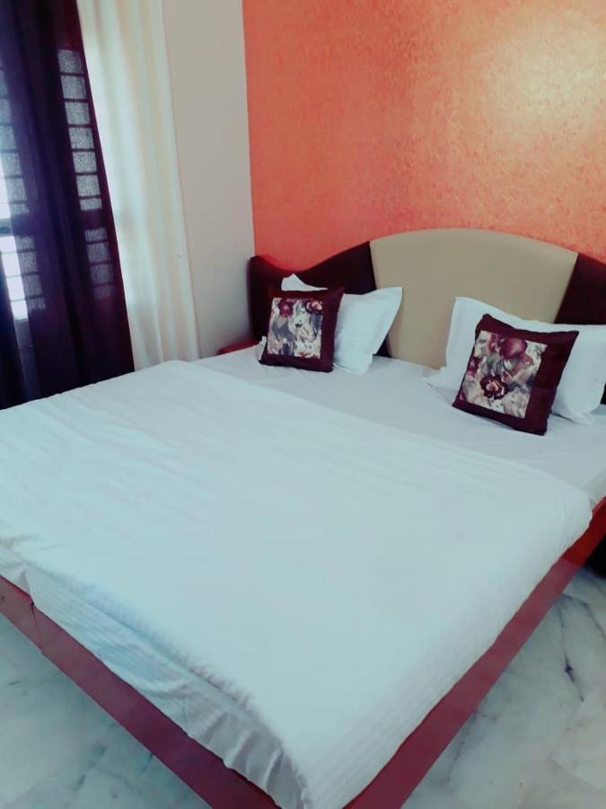 Paradise Hotel For Couples Mount Abu Exterior photo