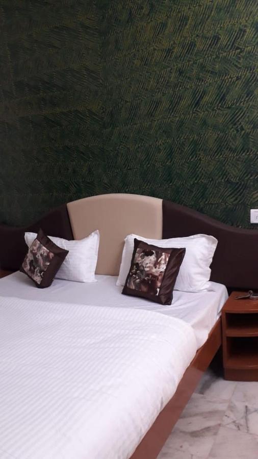 Paradise Hotel For Couples Mount Abu Exterior photo